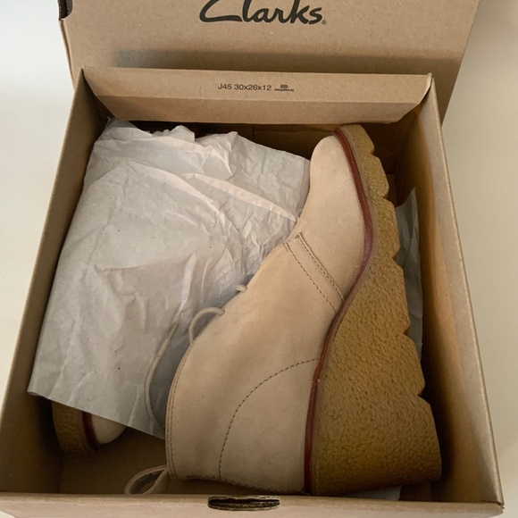 Clarks Clarkford DBT Sand Suede Chukka Ankle Boots Beige Wedge heel Booties 9 - Picture 5 of 14